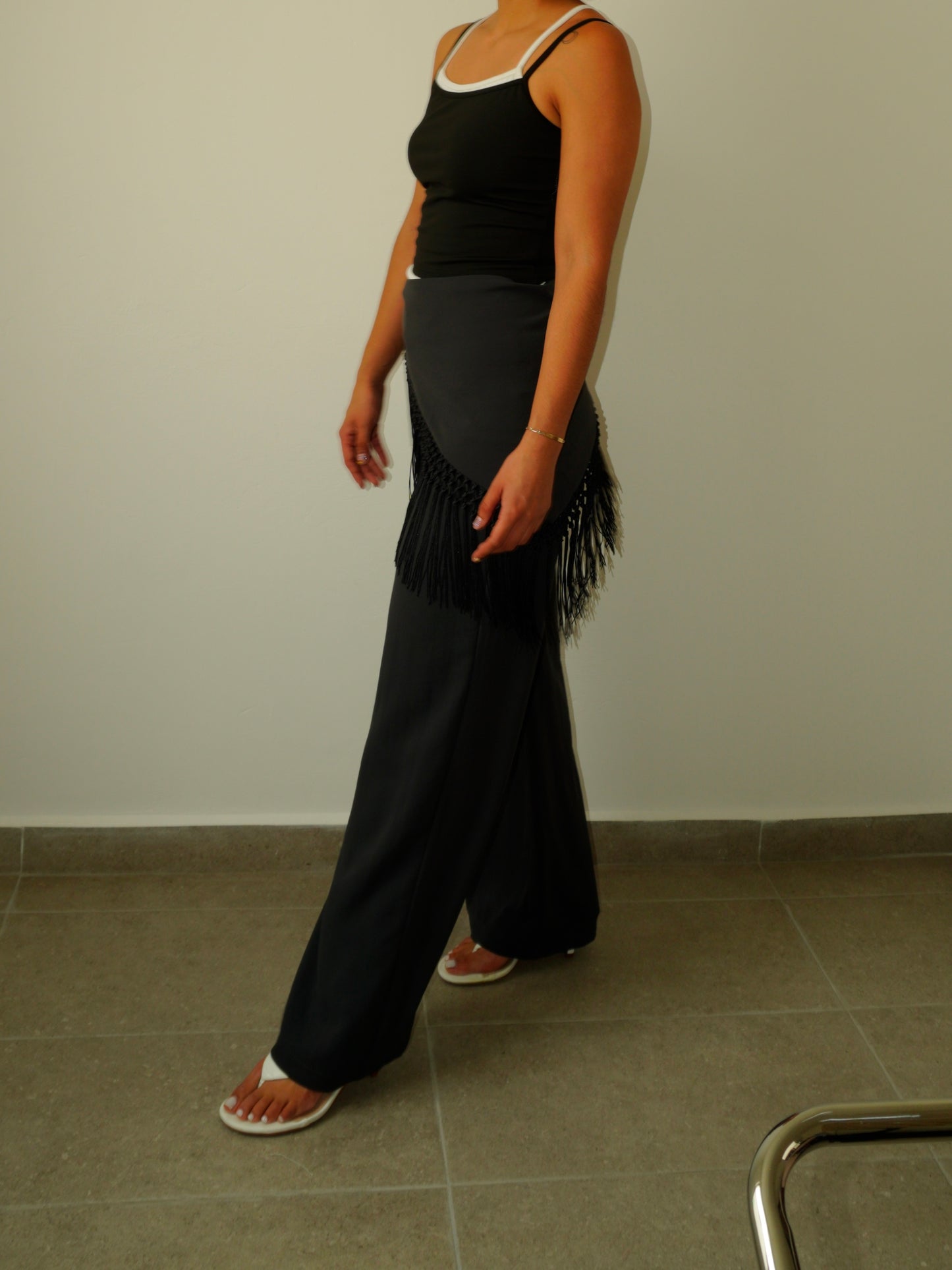 Pantalón Negro con flecos