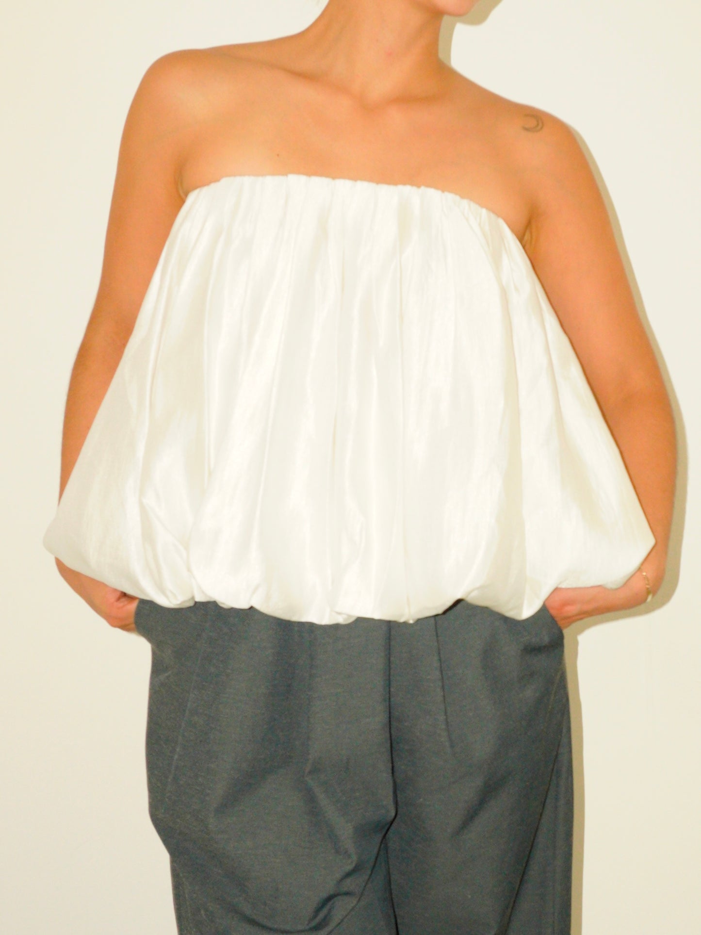 Blusa Globo Satinada Ivory